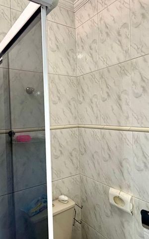 Casa à venda com 154m², 3 quartos e 4 vagas Casa à venda com 154m², 3 quartos e 4 vagasBanheiro da Suíte