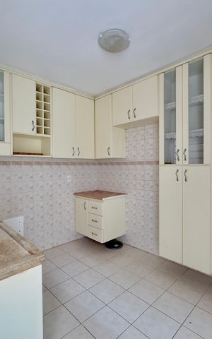 Casa de condomínio à venda com 119m², 2 quartos e 2 vagas Casa de condomínio à venda com 119m², 2 quartos e 2 vagasCozinha