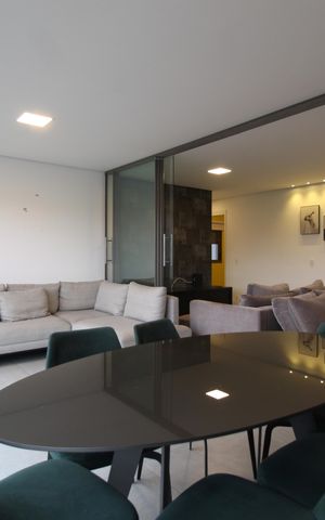 Apartamento à venda com 101m², 2 quartos e 2 vagasVaranda