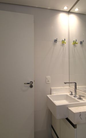 Apartamento à venda com 101m², 2 quartos e 2 vagasBanheiro da Suíte 1