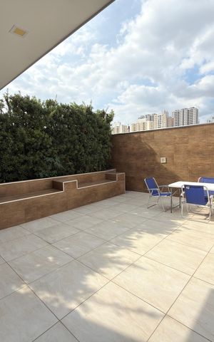 Casa à venda com 146m², 3 quartos e 2 vagas Casa à venda com 146m², 3 quartos e 2 vagasÁrea externa