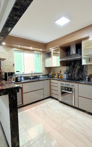 Casa à venda com 146m², 3 quartos e 2 vagas Casa à venda com 146m², 3 quartos e 2 vagasCozinha