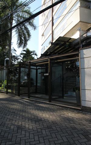 Apartamento à venda com 256m², 5 quartos e 3 vagasFachada