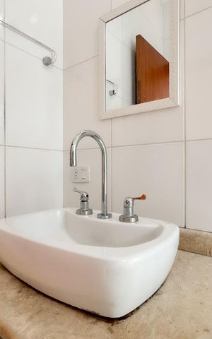 Casa à venda com 312m², 3 quartos e 4 vagas Casa à venda com 312m², 3 quartos e 4 vagasBanheiro da Suíte 2