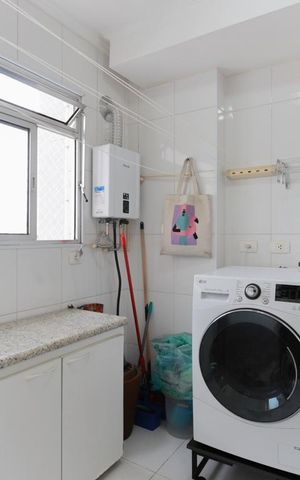 Apartamento à venda com 92m², 3 quartos e 2 vagas Apartamento à venda com 92m², 3 quartos e 2 vagasÁrea de serviço