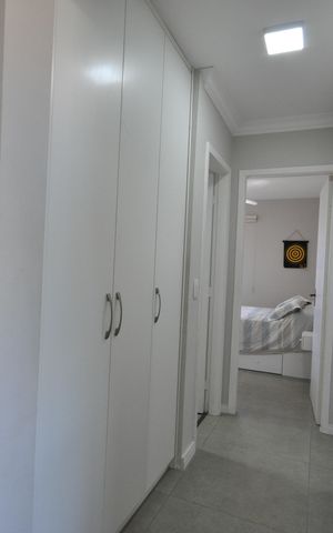 Apartamento à venda com 70m², 2 quartos e 2 vagasCorredor- Armários