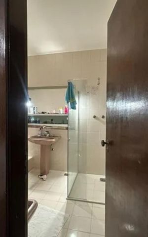 Casa para alugar com 250m², 2 quartos e 2 vagas Casa para alugar com 250m², 2 quartos e 2 vagasBanheiro da Suíte