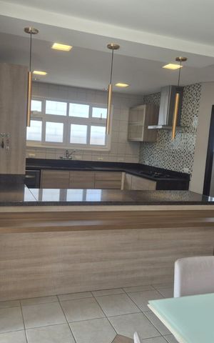 Casa para alugar com 267m², 4 quartos e 4 vagas Casa para alugar com 267m², 4 quartos e 4 vagasSala de Jantar