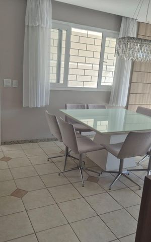 Casa para alugar com 267m², 4 quartos e 4 vagas Casa para alugar com 267m², 4 quartos e 4 vagasSala de Jantar