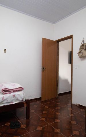 Casa à venda com 100m², 3 quartos e 3 vagas Casa à venda com 100m², 3 quartos e 3 vagasSuíte