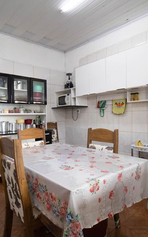 Casa à venda com 100m², 3 quartos e 3 vagas Casa à venda com 100m², 3 quartos e 3 vagasCozinha