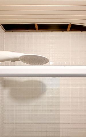 Apartamento para alugar com 92m², 3 quartos e 1 vaga Apartamento para alugar com 92m², 3 quartos e 1 vagaBanheiro da Suíte 2