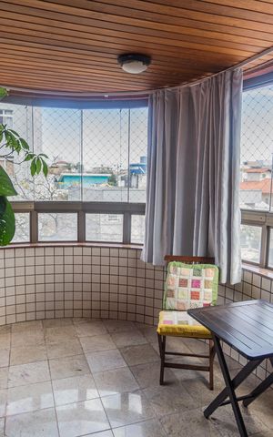 Apartamento à venda com 135m², 4 quartos e 4 vagas Apartamento à venda com 135m², 4 quartos e 4 vagasVaranda na Sala