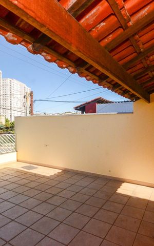 Casa para alugar com 160m², 2 quartos e 2 vagasSala - Sacada