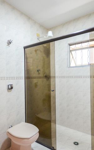 Casa para alugar com 160m², 2 quartos e 2 vagasBanheiro