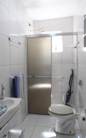 Casa à venda com 130m², 2 quartos e 2 vagasBanheiro social