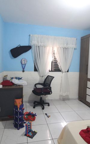 Casa à venda com 130m², 2 quartos e 2 vagasQuarto
