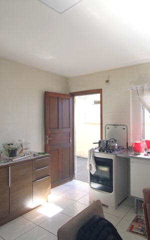 Casa à venda com 130m², 2 quartos e 2 vagasCozinha