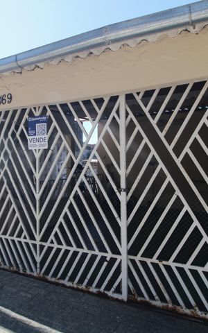 Casa à venda com 130m², 2 quartos e 2 vagasFachada