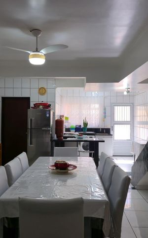 Casa à venda com 200m², 2 quartos e 2 vagas Casa à venda com 200m², 2 quartos e 2 vagasArea de Serviço e Area Gourmet