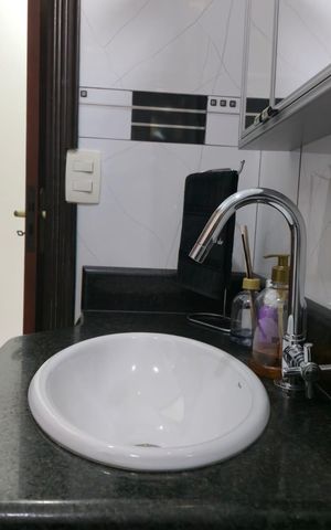 Casa à venda com 200m², 2 quartos e 2 vagas Casa à venda com 200m², 2 quartos e 2 vagasBanheiro da Suíte 2