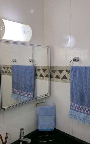 Casa à venda com 200m², 2 quartos e 2 vagas Casa à venda com 200m², 2 quartos e 2 vagasBanheiro da Suíte 1
