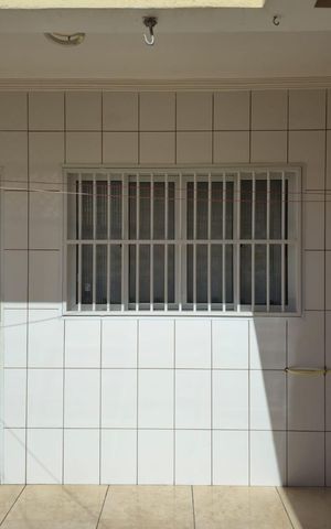Casa à venda com 200m², 2 quartos e 2 vagas Casa à venda com 200m², 2 quartos e 2 vagasFundos Churrasqueira