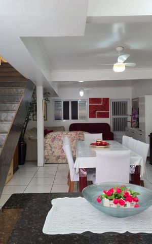 Casa à venda com 200m², 2 quartos e 2 vagas Casa à venda com 200m², 2 quartos e 2 vagasArea de Serviço e Area Gourmet