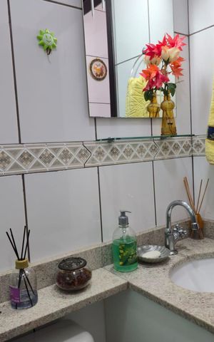 Casa à venda com 200m², 2 quartos e 2 vagas Casa à venda com 200m², 2 quartos e 2 vagasBanheiro Social