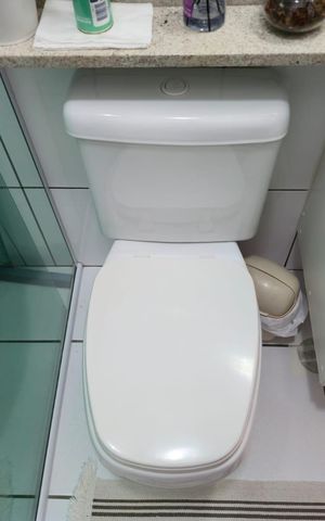 Casa à venda com 200m², 2 quartos e 2 vagas Casa à venda com 200m², 2 quartos e 2 vagasBanheiro Social