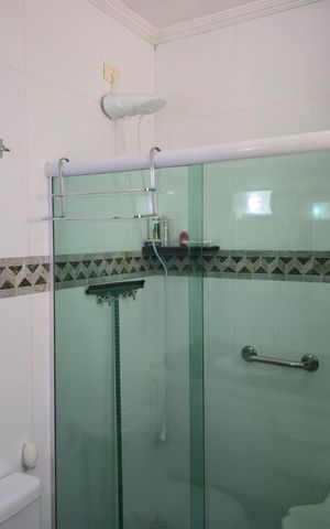Casa à venda com 200m², 2 quartos e 2 vagas Casa à venda com 200m², 2 quartos e 2 vagasBanheiro da Suíte 1