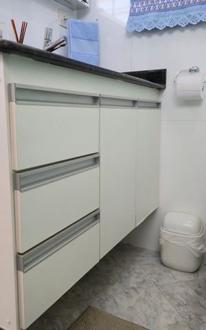 Casa à venda com 200m², 2 quartos e 2 vagas Casa à venda com 200m², 2 quartos e 2 vagasBanheiro da Suíte 1