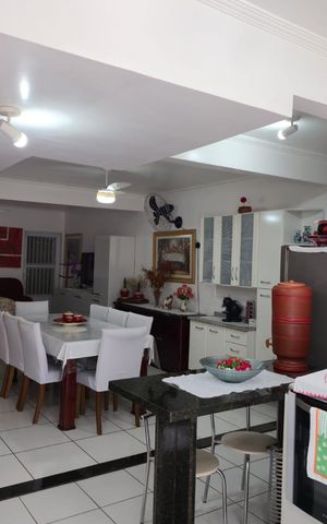 Casa à venda com 200m², 2 quartos e 2 vagas Casa à venda com 200m², 2 quartos e 2 vagasArea de Serviço e Area Gourmet