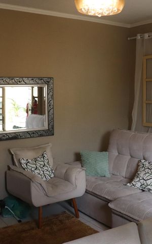 Casa para alugar com 123m², 3 quartos e 2 vagasSala