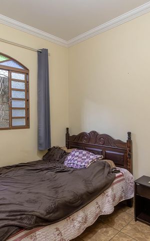 Casa à venda com 360m², 3 quartos e 3 vagas Casa à venda com 360m², 3 quartos e 3 vagasQuarto 2