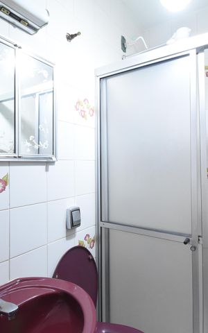 Casa à venda com 418m², 5 quartos e 4 vagasBanheiro de serviço
