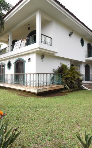 Casa à venda com 418m², 5 quartos e 4 vagasÁrea externa
