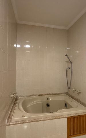 Apartamento à venda com 220m², 3 quartos e 2 vagasBanheiro