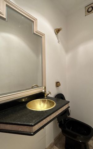 Apartamento à venda com 220m², 3 quartos e 2 vagasLavabo