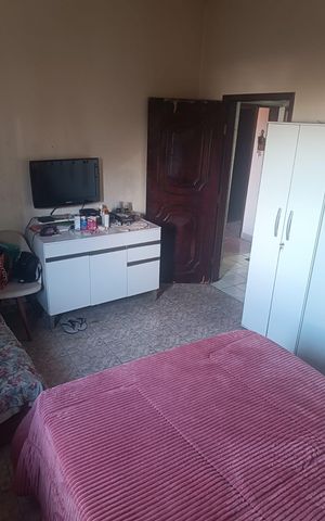 Casa à venda com 100m², 3 quartos e sem vaga Casa à venda com 100m², 3 quartos e sem vagaQuarto