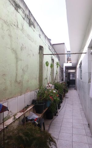 Casa à venda com 125m², 2 quartos e 2 vagasCorredor Lateral