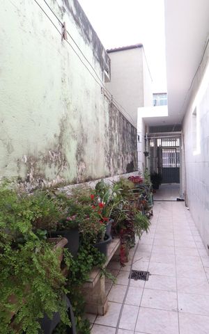 Casa à venda com 125m², 2 quartos e 2 vagasCorredor Lateral