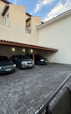 Casa de condomínio à venda com 65m², 2 quartos e 1 vaga Casa de condomínio à venda com 65m², 2 quartos e 1 vagaEstacionamento