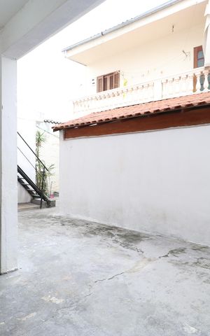 Casa para alugar com 80m², 2 quartos e sem vagaQuintal e área de serviço 