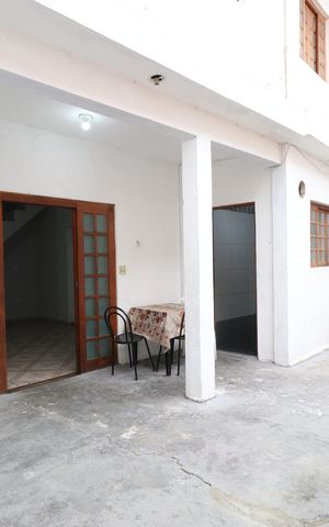 Casa para alugar com 80m², 2 quartos e sem vagaQuintal e área de serviço 
