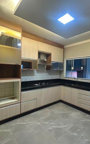 Casa à venda com 306m², 5 quartos e 3 vagasCozinha