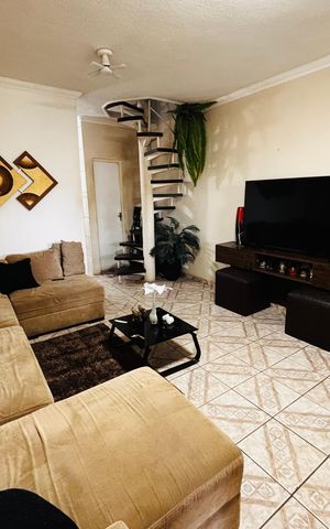 Casa à venda com 120m², 4 quartos e 1 vaga Casa à venda com 120m², 4 quartos e 1 vagaSala
