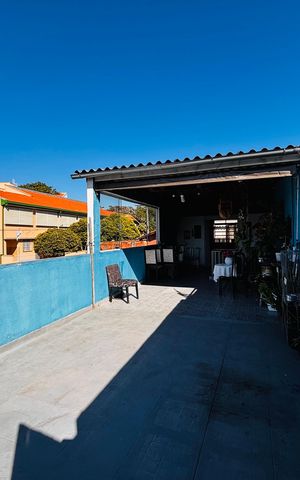 Casa à venda com 120m², 4 quartos e 1 vaga Casa à venda com 120m², 4 quartos e 1 vagaVaranda