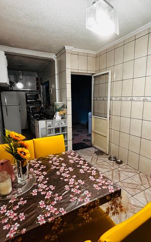 Casa à venda com 120m², 4 quartos e 1 vaga Casa à venda com 120m², 4 quartos e 1 vagaCozinha