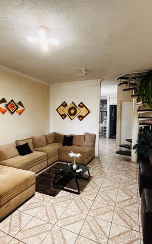 Casa à venda com 120m², 4 quartos e 1 vaga Casa à venda com 120m², 4 quartos e 1 vagaSala
